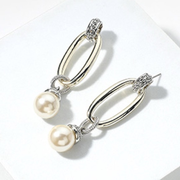 Two Tone Silver Braided Pearl Cuff - Picture 2 of 3